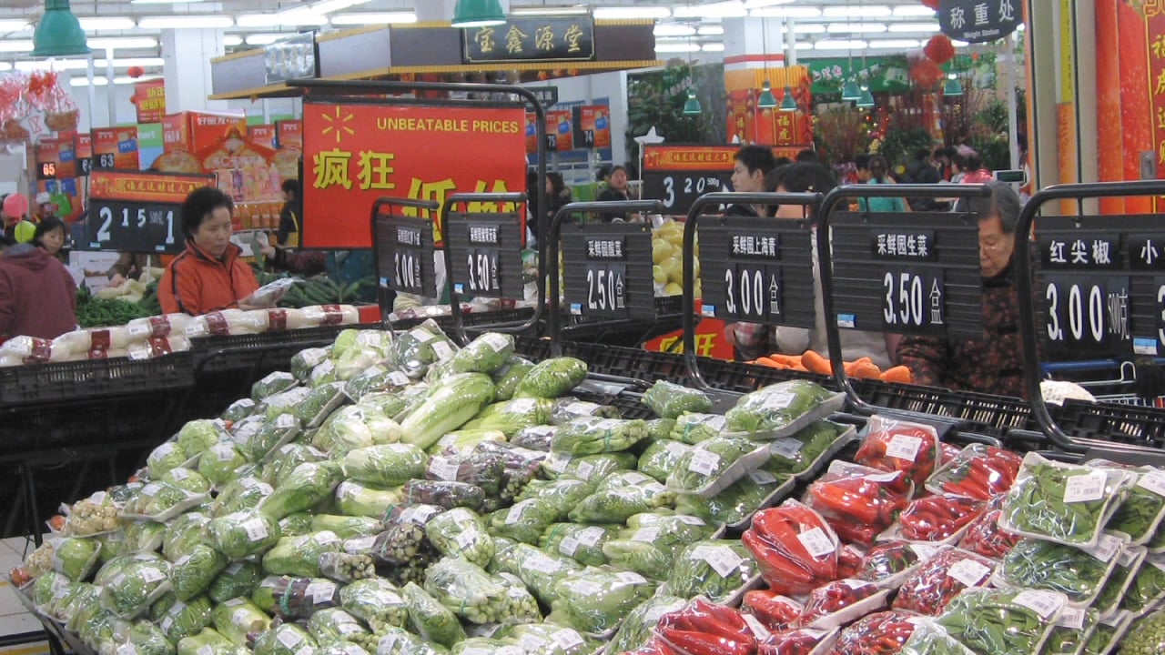 Picture of the produce section in a Chinese grocery store, similar to a Walmart