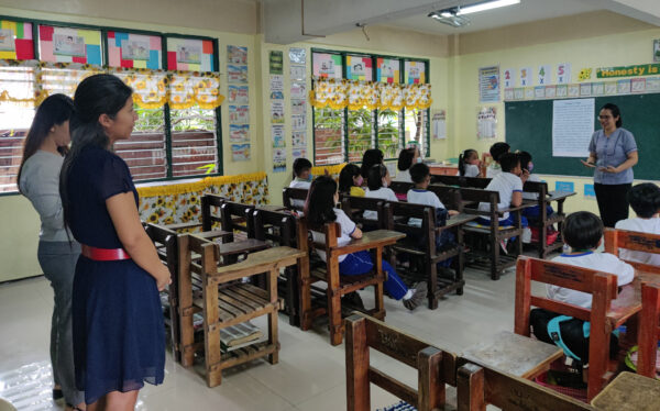 Cruz visits classroom in the Philippines