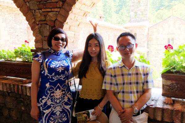 Yao Li and her parents 
